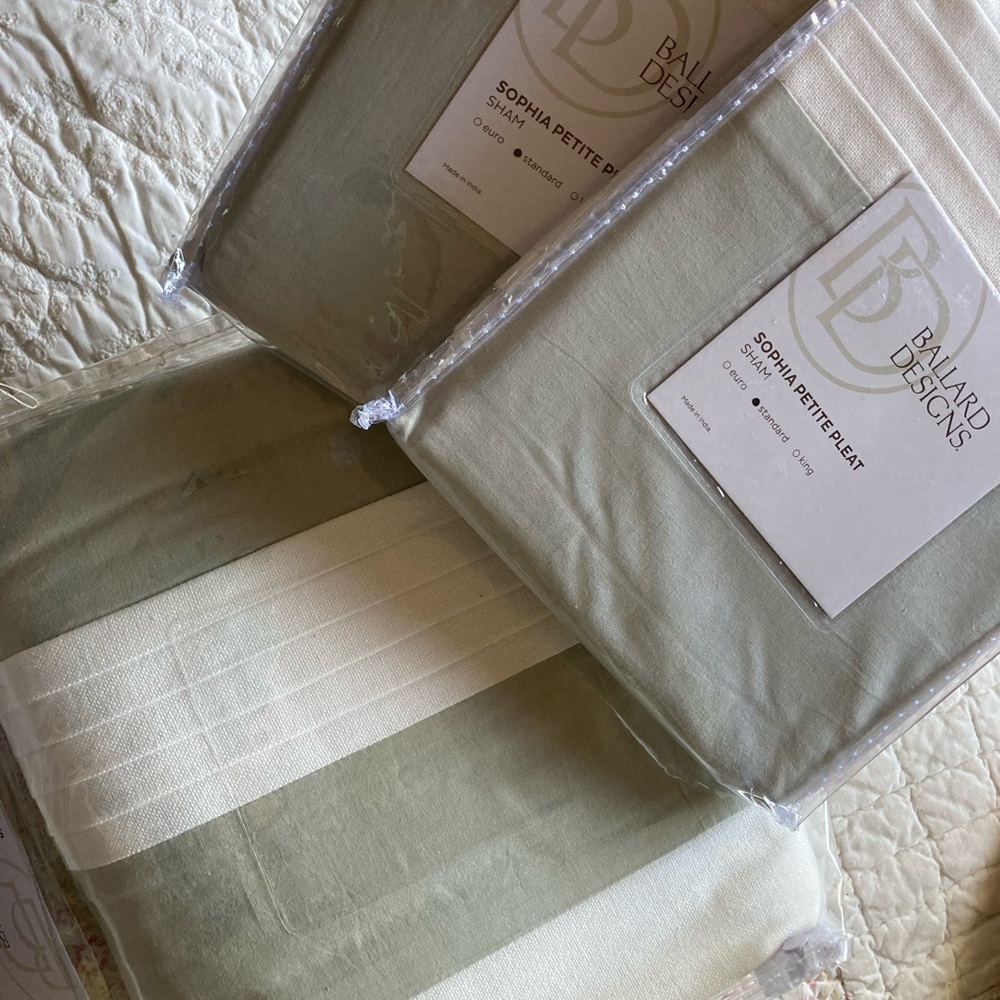 King Duvet and 2 Standard Shams
